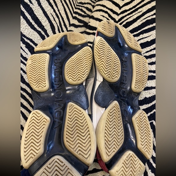 BALENCIAGA TRIPLE S SNEAKERS - Picture 5 of 5